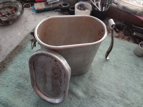 Altes aluminium feldgeschirr - aluminium,